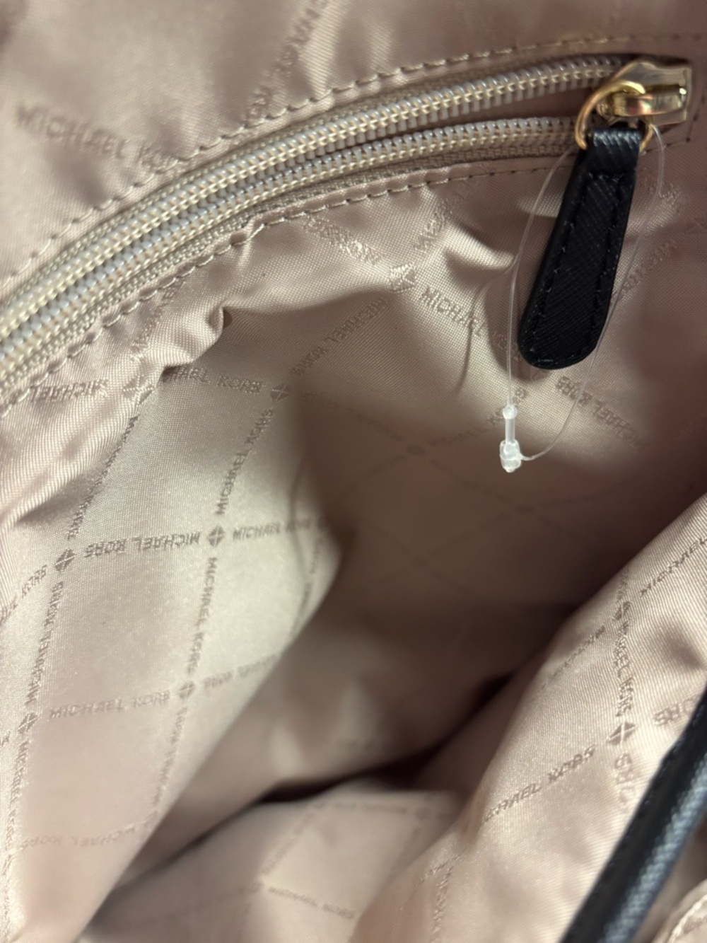 🌀Michael Kors Beige Leopard Print Nylon Backpack - Picture 4 of 9